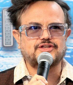 Aleks Syntek anuncia que se va de México tras polémicas (Mezcalent)