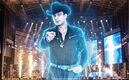 Mamá de Valentín Elizalde confirma 'regreso' del cantante en holograma (Foto: Gemini IA)